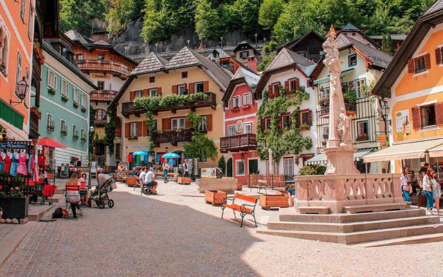 Khám phá làng cổ Hallstatt