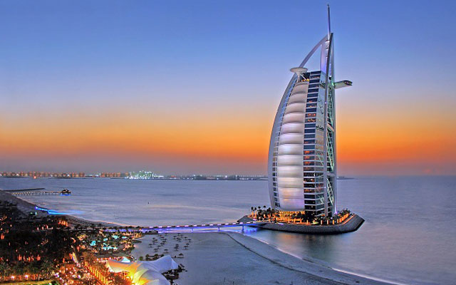 Burj Al Arab - Khách sạn 7 sao đầu tiên sang trọng nhất thế giới